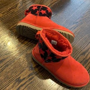 Red & Black Uggs ⭐️